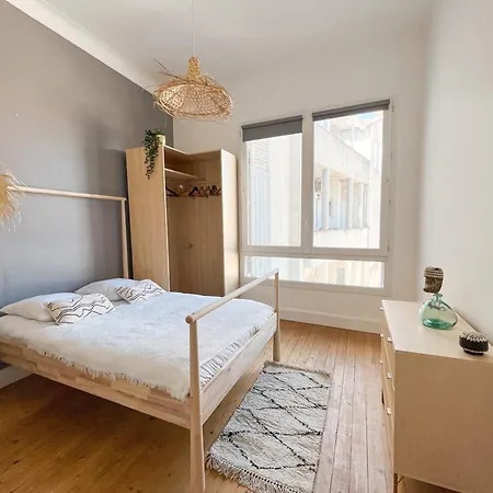 Apartmán De Standing En Hyper Centre D Avec Balcon