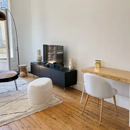 Apartmán De Standing En Hyper Centre D Avec Balcon *